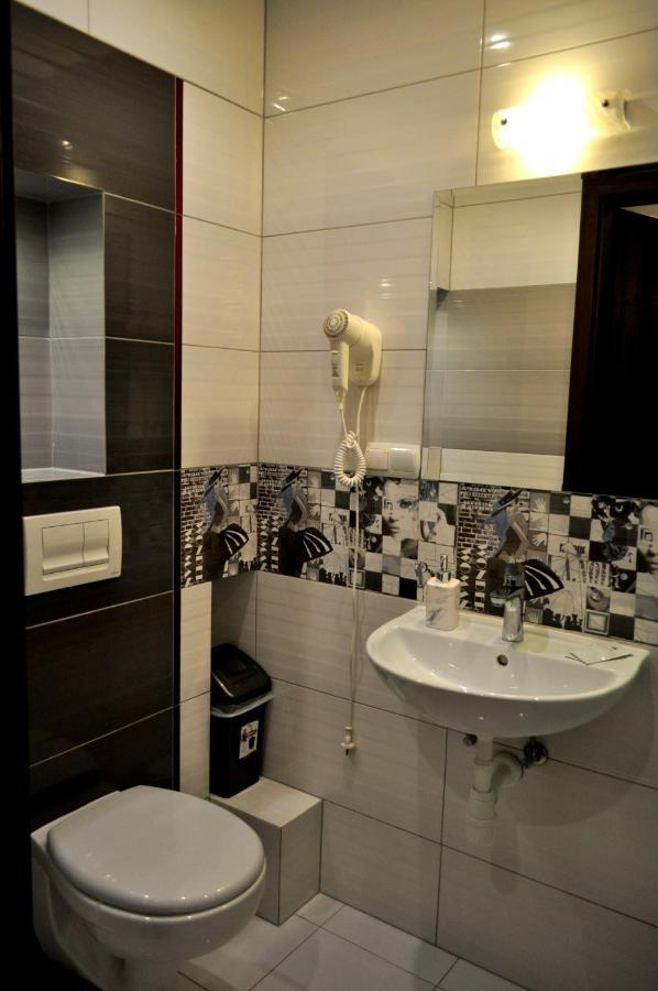 Hotel Pauza Radzyń Podlaski Kültér fotó