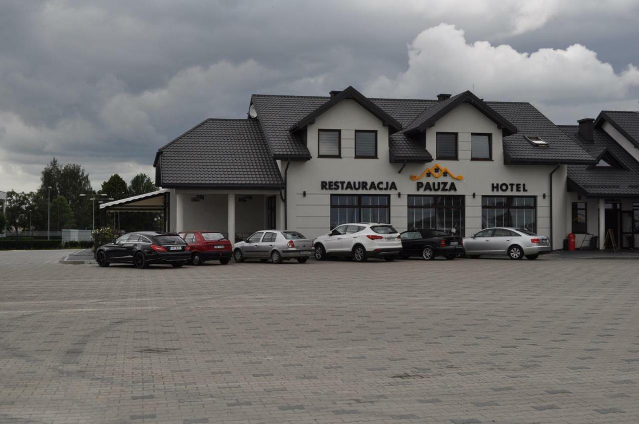 Hotel Pauza Radzyń Podlaski Kültér fotó