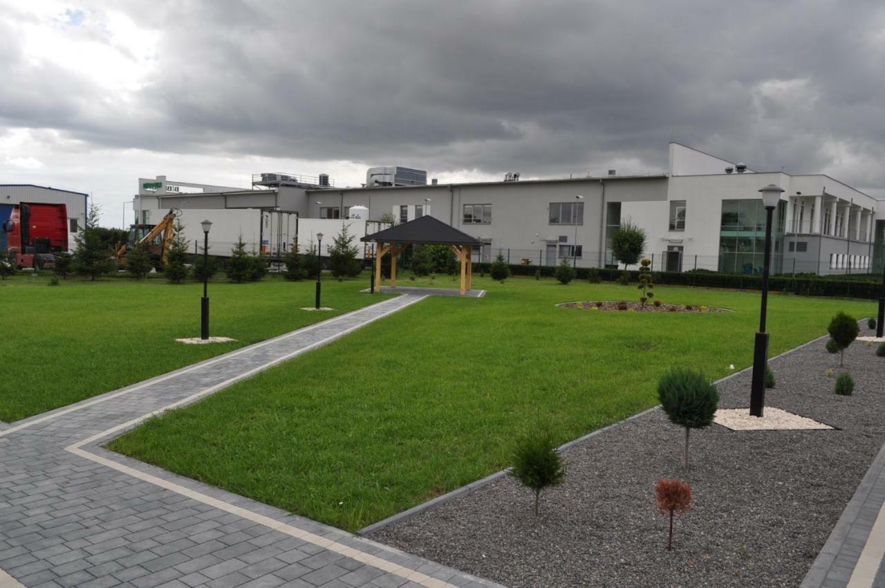 Hotel Pauza Radzyń Podlaski Kültér fotó